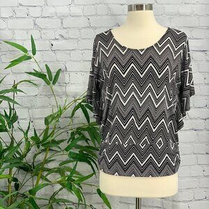 🎉Claudia Richard Black & White Chevron Print Top